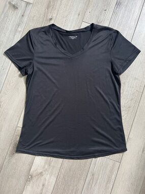 Activ8 V-Neck Tee